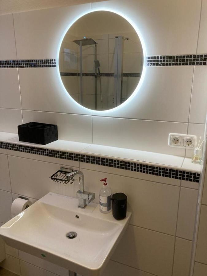 Familienwohnung Am Pfaffenteich Schwerin  Extérieur photo